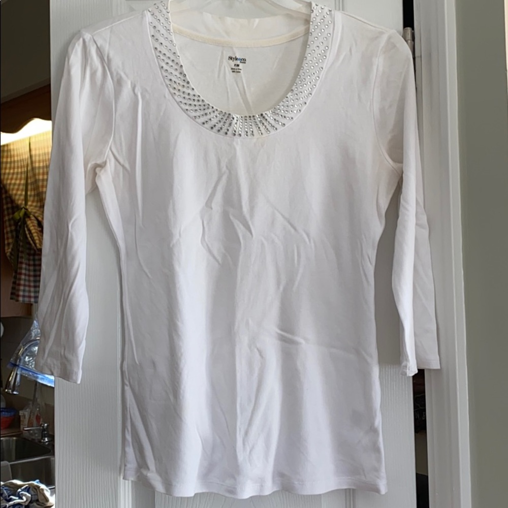 White 3/4 length sleeve top